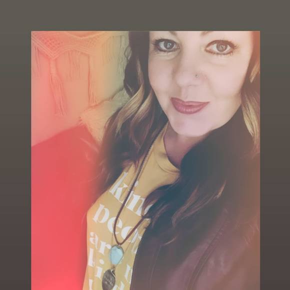 Meet your Posher, Amy - Picture 1 of 1